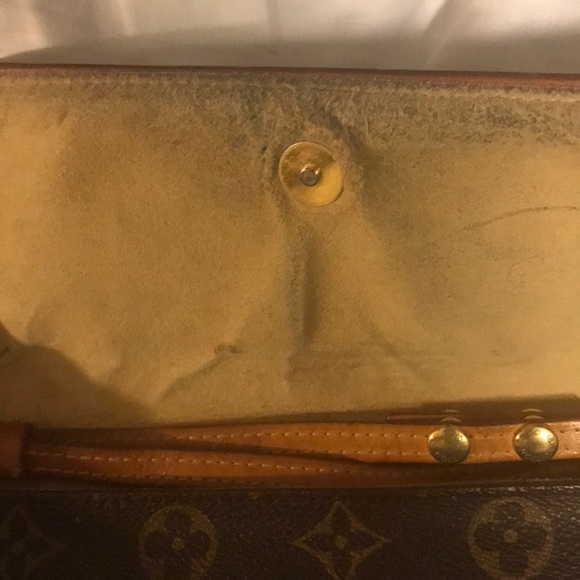 Louie v clutch - Picture 3 of 8